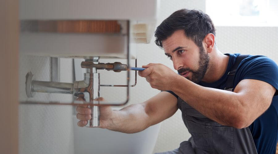 Water heater leaking fix in Midland, IN